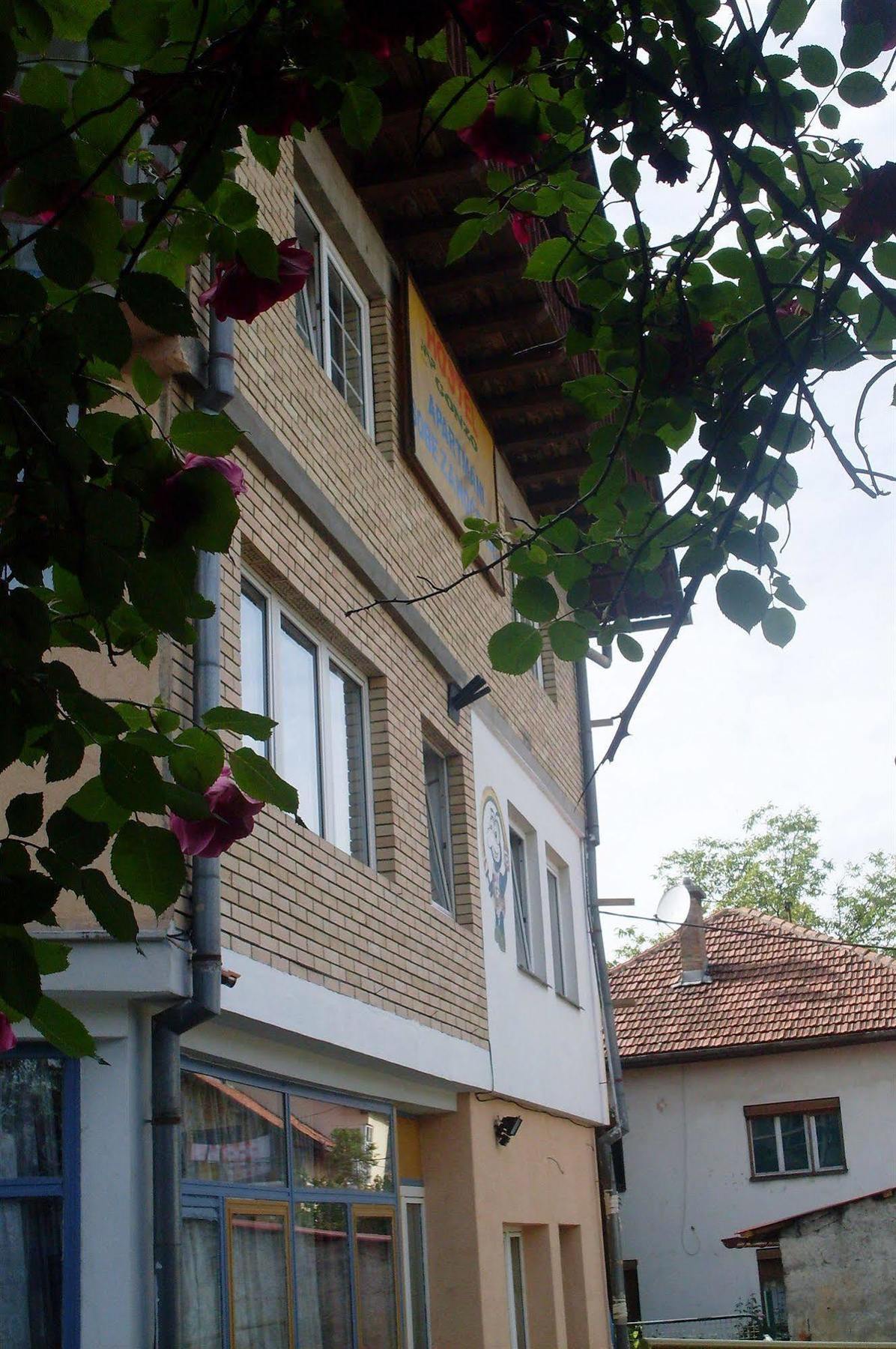 Hostel Gonzo Sarajevo Exterior photo